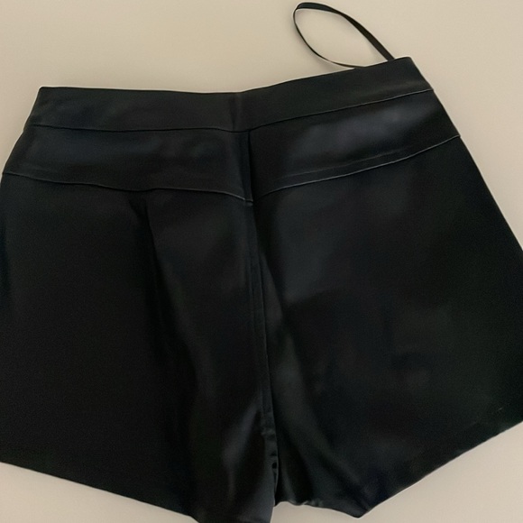 NWOT superdown Shawn Faux Leather Moto Short - Black - XS - Picture 9 of 9